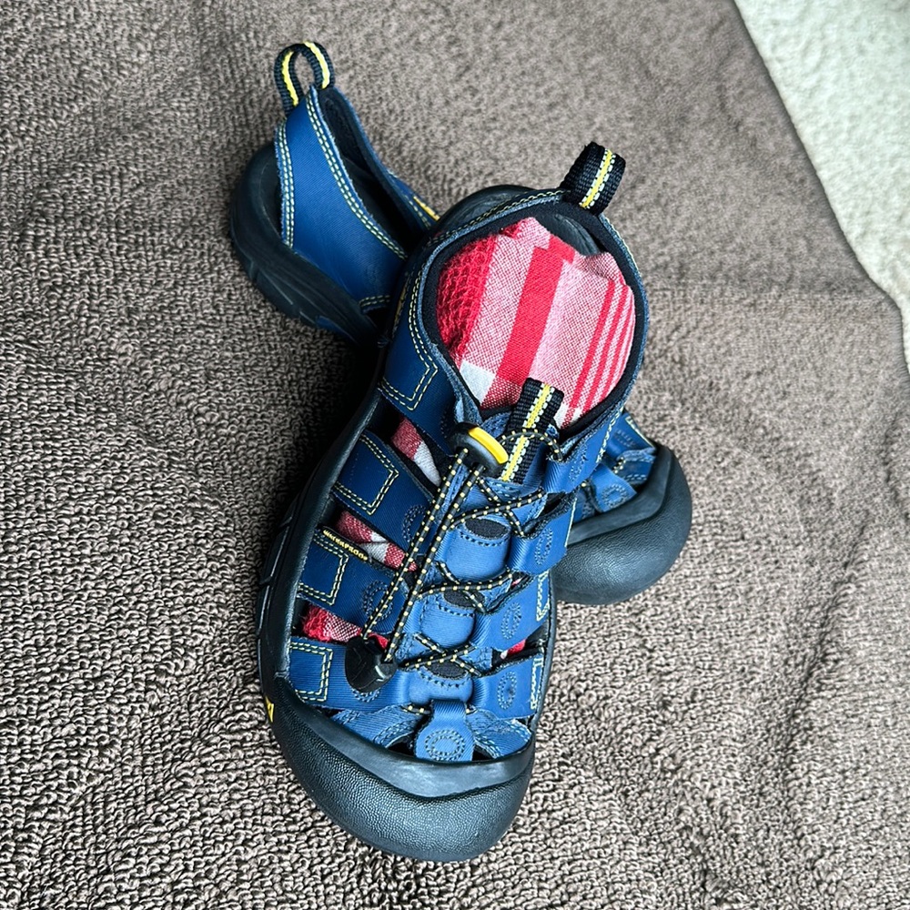 Keen Newport Sandal Sz 3